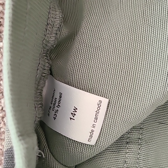 Maurices Army Camo Jogger Pants, sz. 14W - Picture 4 of 5